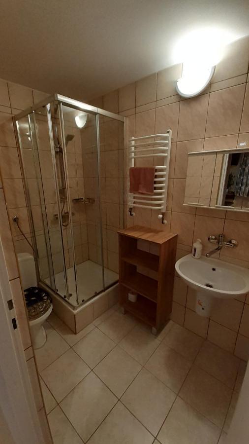 Appartamento Jastrzab Ropienka Esterno foto